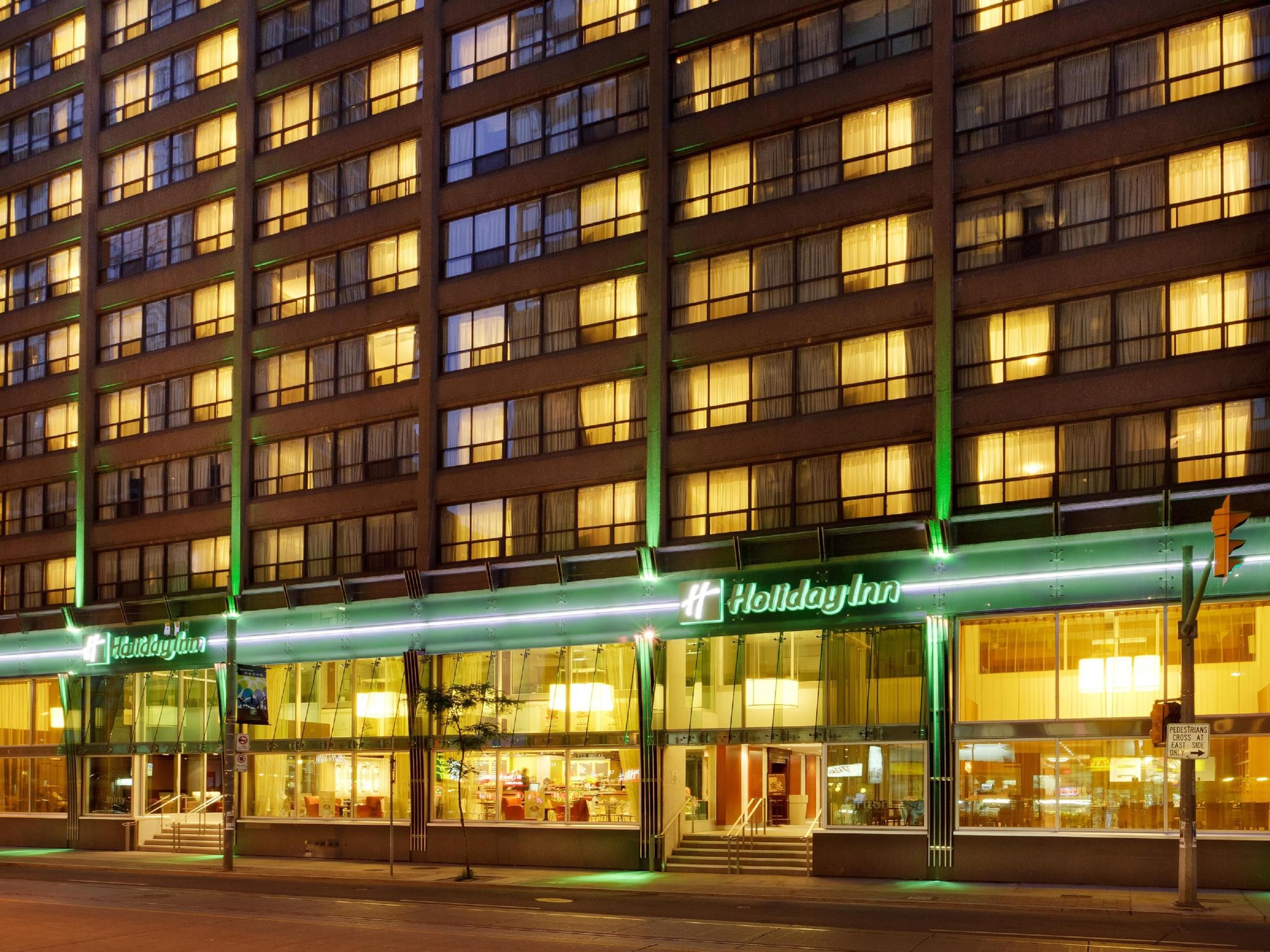 holiday-inn-toronto-3288418340-4x3